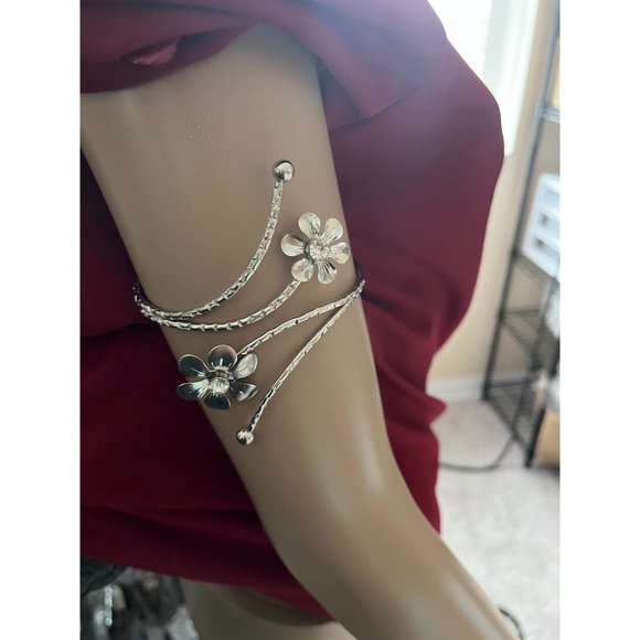 Silver Armlet, arm cuff bracelet, Silver armband, flower silver boho upper arm - Picture 7 of 7
